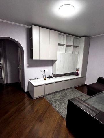 Продається 3 кімнатна квартира від власника м. Хотин