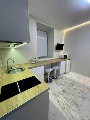 Продаж однокімнатної квартири з ремонтом в центрі. Без комісії.