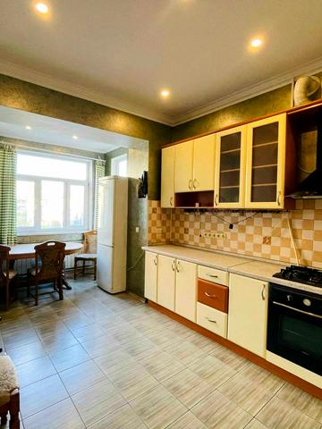 Гетьмана Павла Скоропадського вул. (Льва Толстого), 25