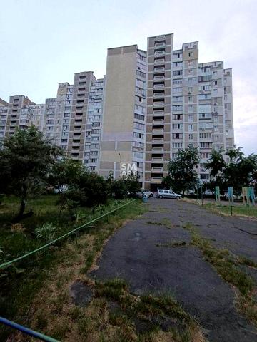 Продам 3-кімнатну на Позняках, 3 поверх, 73 кв.м, вул. А.Ахматової, 6