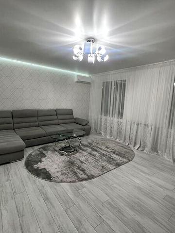 Продаж 4к Квартира Сяйво вулиця