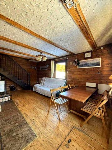 Продаж будинку із сауною