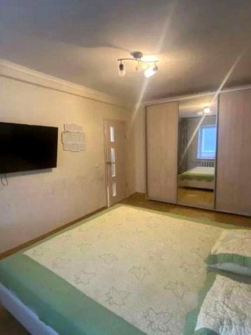 Газ ! 3  кімнатна квартира по вулиці Братиславська