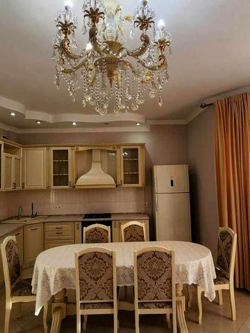 Центральна вул.