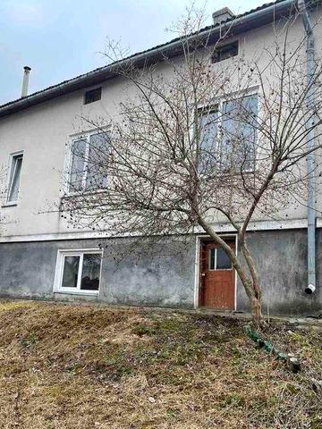 Продається будинок з земельною ділянкою