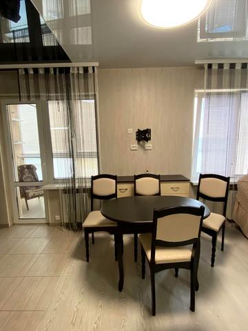 Вишняківська вул., 2