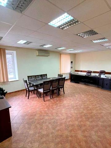 Василя Стуса просп., 15б