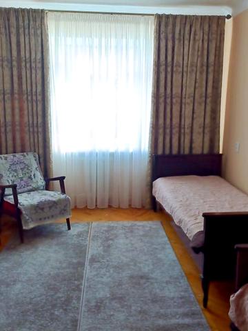 Центр. Площа. Світло не вимикають