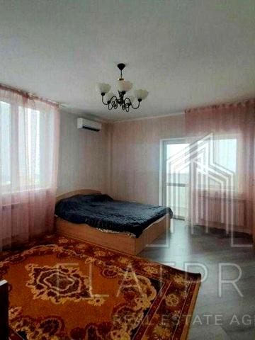 Продаж 3кімнатноїї квартири з ремонтом, метро Осокорки, Дарницький рн ЖК Статус Град