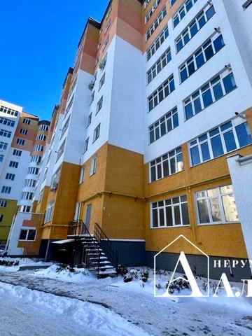 Продам велику 2-кімнатну квартиру в новобудові в центрі