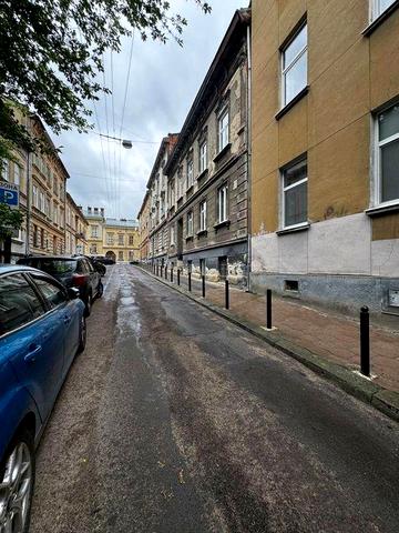 Продаж 2 кім квартири Вул Кобилянськоі 180000 $ Торг