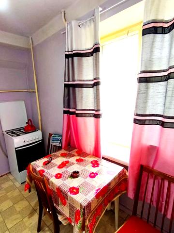 Дмитрівська вул., 96-98