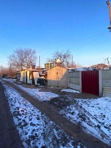Продам дачну ділянку з гаражем та інш. зручностями (р-н кафе "У Міші")