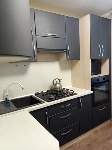 Продається простора 2-кімнатна квартира