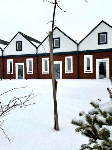 Таунхаус з комунікаціями та власною ділянкою за 16 000$