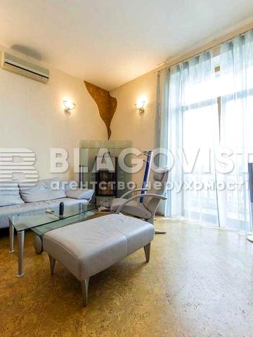 Продам.  3 к. 72 м.кв Хрещатик  25. Будинок з зіркою.