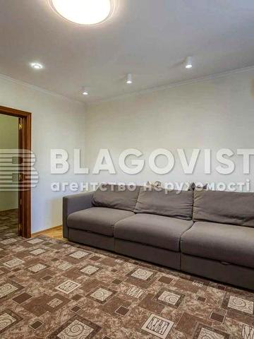 Рональда Рейгана вул., 34/51