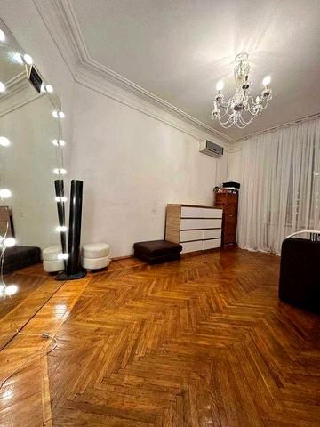 Продаж 3-ної квартири, Центр міста ( Торгова площа).