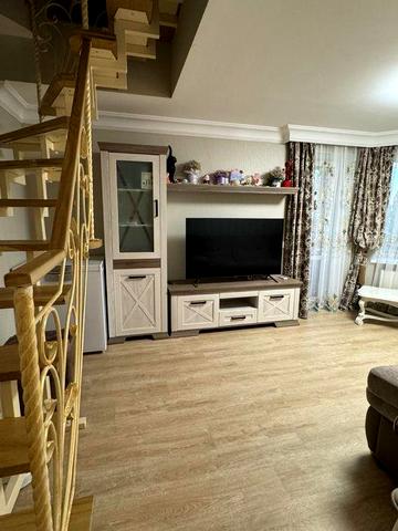 Подол новобудова 3 х кімнатна два поверхи