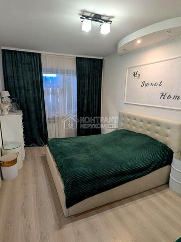 Миру вул., 100