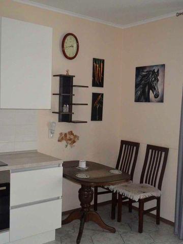 1 кімнатна окрема квартира 47м2, з власним укриттям, поруч метро