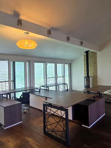 Локомотивна вул., 23