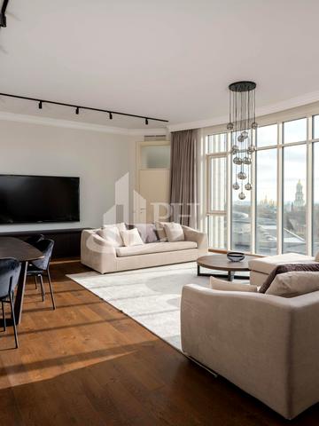 Івана Мазепи вул. (Січневого Повстання), 11-Б