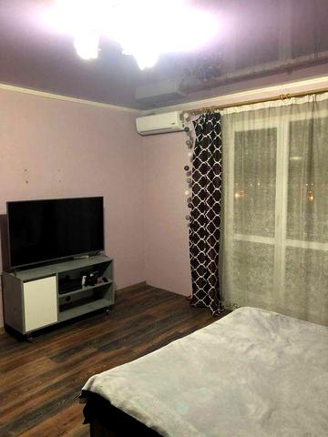 Здам 1 кімнатну квартиру на ГРЛ. Поруч зупинка.БЕЗ ТВАРИН