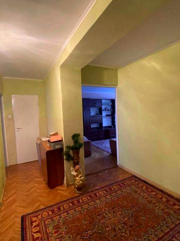 3-кімнатна квартира у м. Комарно + гараж + 2 земельні ділянки