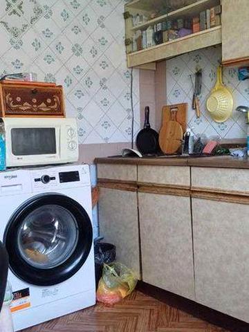 Продам кв на Бориспільській  49