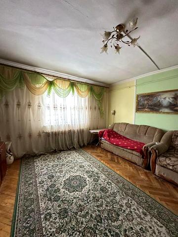 1 або 2 кімнатна квартира в особняку,є заїзд вул. Кишинівська - Руська