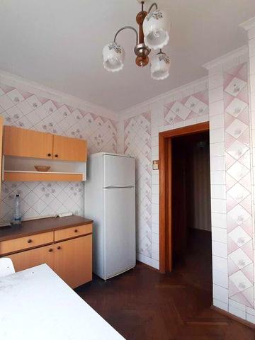 3 кім. кв. з газом вул. Героїв Дніпра,42а. метро 10 хв. пішки.Торг