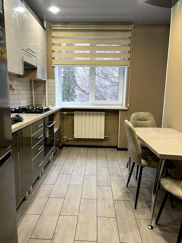 Квартира трикімнатна. Центр міста