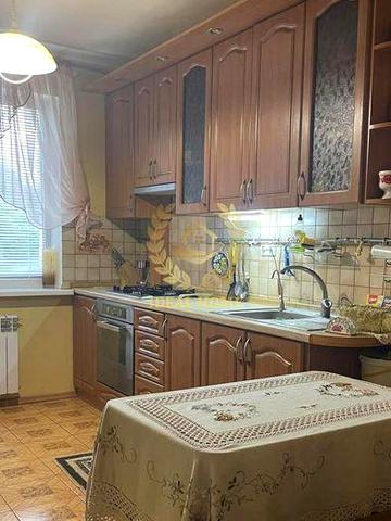 Продам 4-кімнатну квартиру біля центру міста Києва