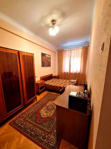 здається двокімнатна квартира на вул.Бандери