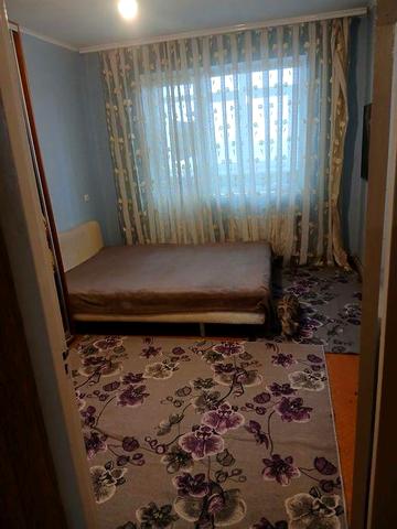 Продається 5-кімнатна квартира по вул. Героїв України.