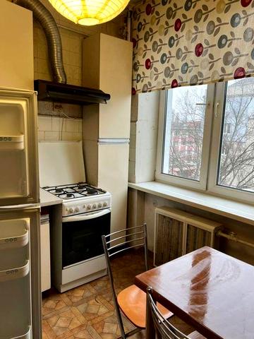 Стельмаха 7/2, метро Голосіївська