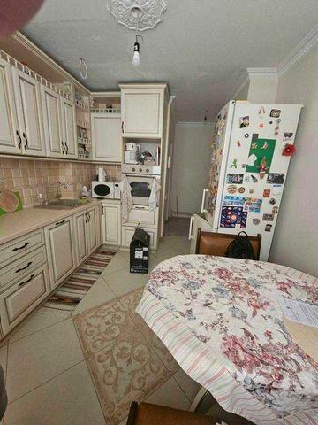 Продаж 3х кв, 1 пов. Харьківський масив, Бажана 7А біля метро