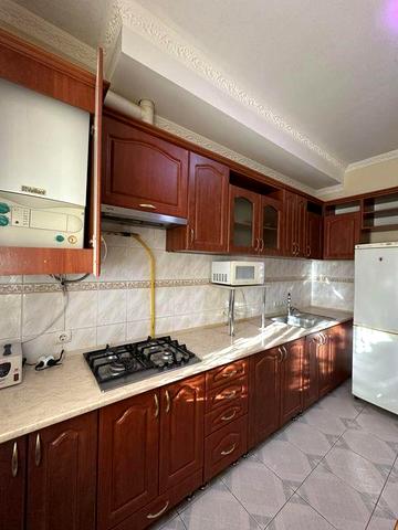 Продаж 3 кімнатна квартира з власним подвірʼям вул. Тисменицька