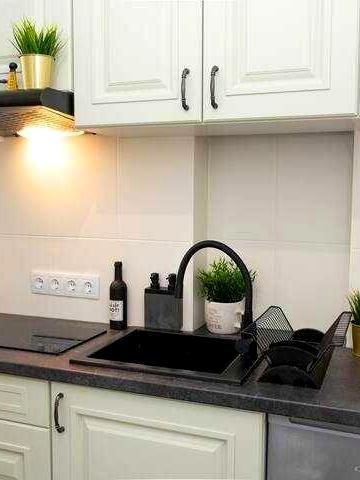 Квартира в центрі по вул. Валова - 3 кімнати