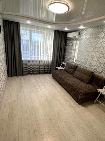 Максима Залізняка вул., 18