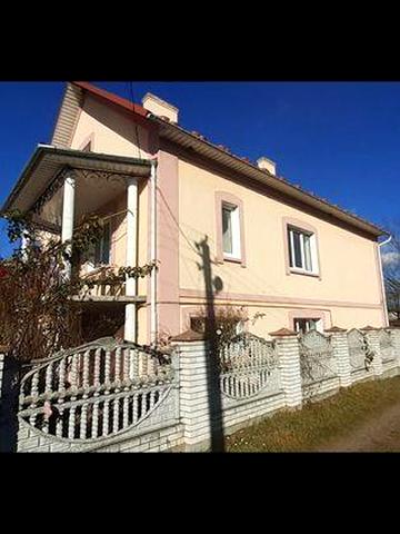 Продається будинок з земельною ділянкою  у селі Київець