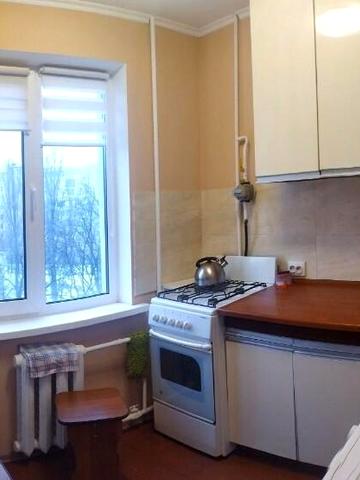 Героїв просп., 12