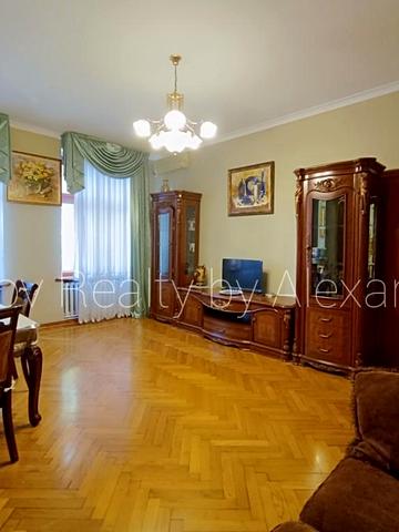 Всеволода Змієнка вул., 6