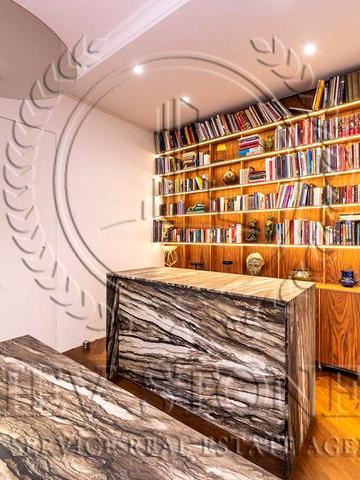 4-к.квартира  по вул. Богомольця, 5. Світло не вимикають