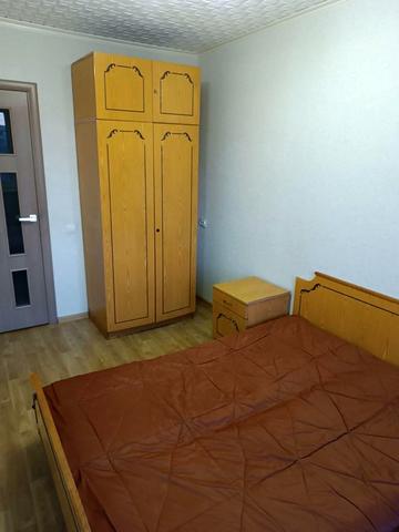 Героїв просп., 11