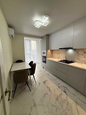 Сімейна вул., 4