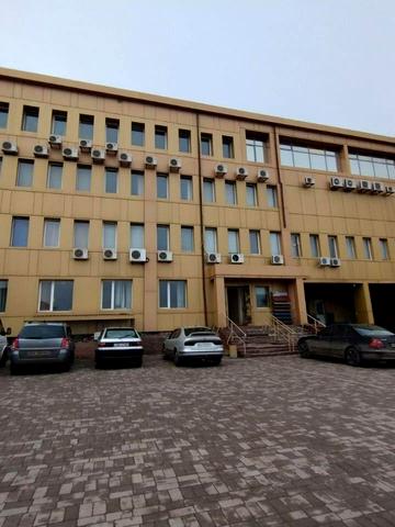 Конституційна вул., 15