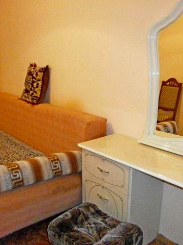 Сдам 2х ком кв у м. Холод Гора. Этаж ТРЕТИЙ. В кв ГАЗ.