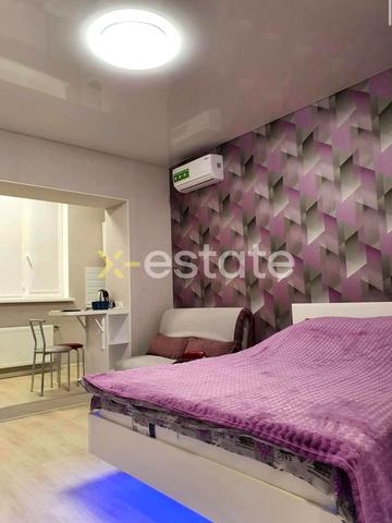 Зброярська вул., 7